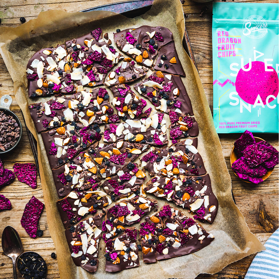 Suncore Foods Red Dragon Fruit Chocolate Cacao Goji Bark